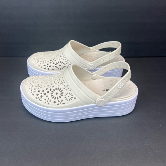 Boaonda Cream and White Perforated Platform Clogs Women’s Size 9 - Picture 2 of 10